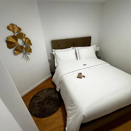 Flat 1 *